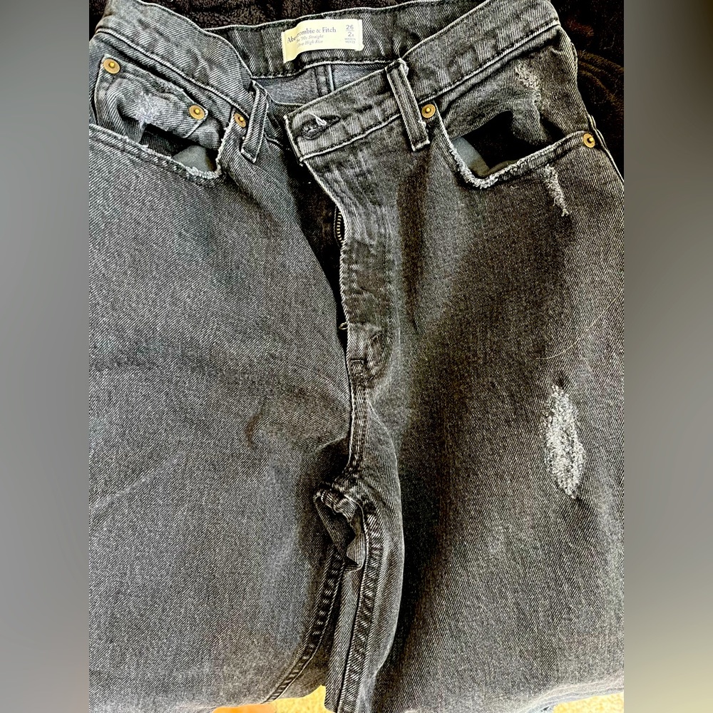 Abercrombie & Fitch Ultra High Rise 90s Straight Jean, Black, Size 26R, EUC